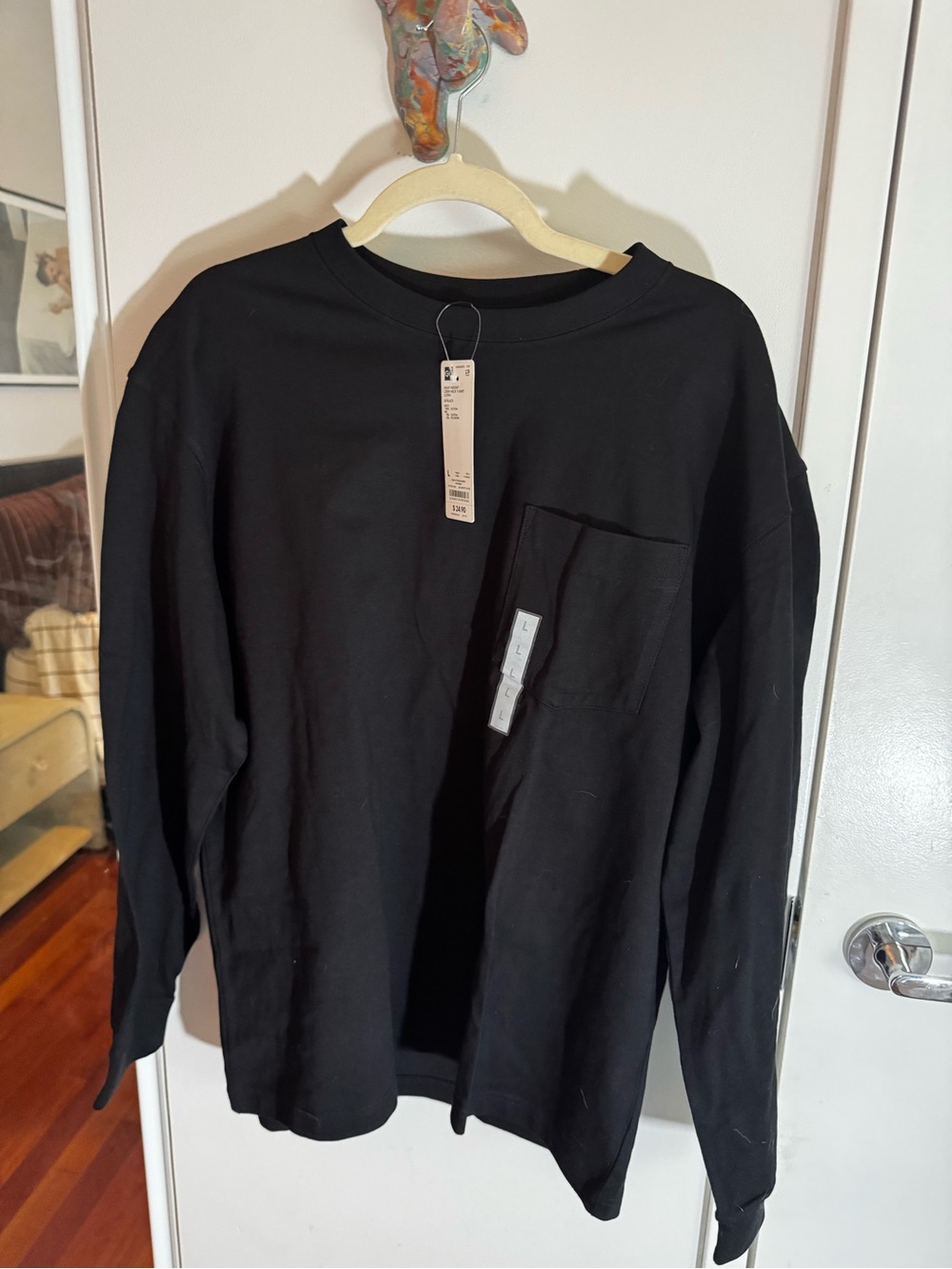 GU Black Heavy Weight Crew Neck Long Sleeve T-Shirt NWT - Picture 4 of 5